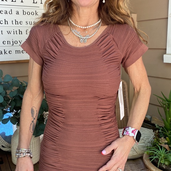 NWT Aura beautiful bodycon stretchy dress with beautiful ruching.Open sexy back - Picture 2 of 9